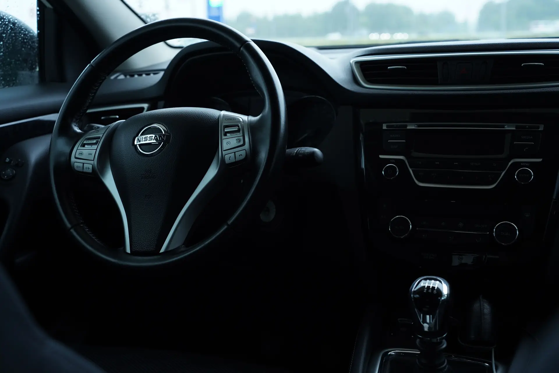 SUV országúton
